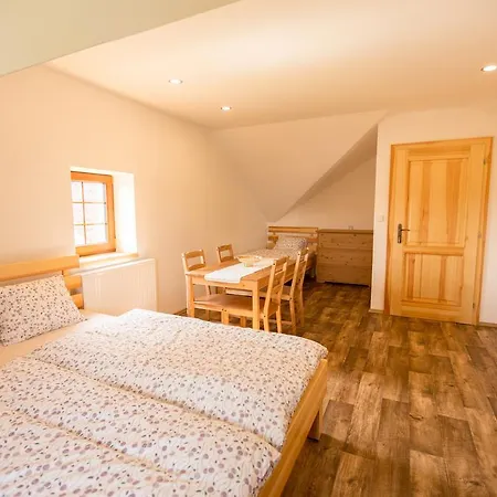 Slanskych Statek Guest house
