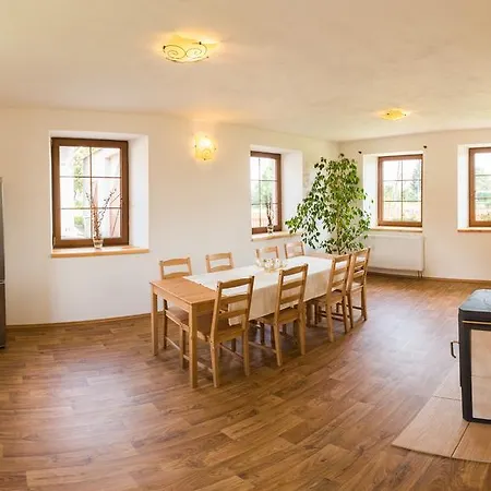 Maison d'hôtes Slanskych Statek Nahorany (Hradec Kralove)