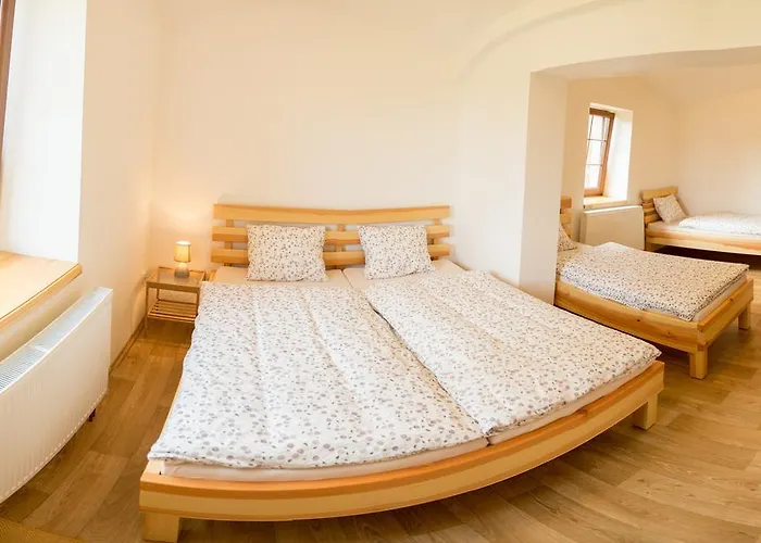 Slanskych Statek 3*