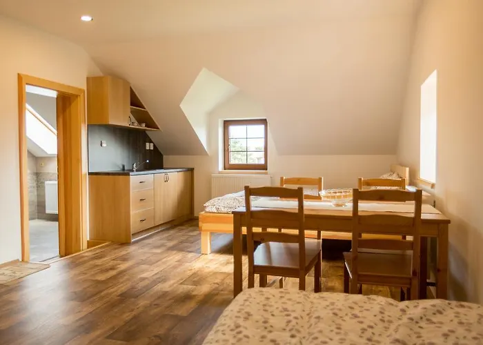 بيت ضيافة Slanskych Statek Nahorany (Hradec Kralove)