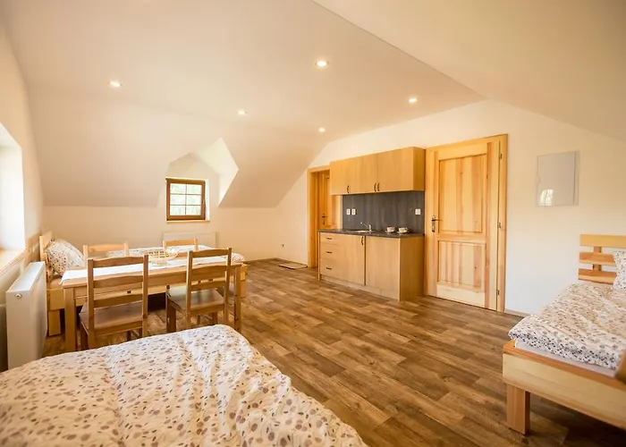 Slanskych Statek 3* Nahorany (Hradec Kralove)